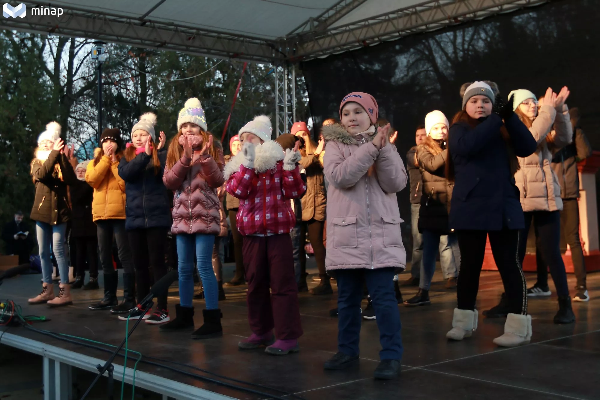 adventi gyertagyujtas