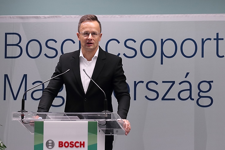 bosch üzemcsarnok átadó