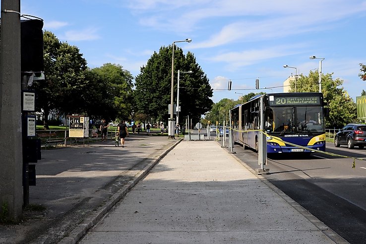 tapolcai elágazás buszmegálló felújítás