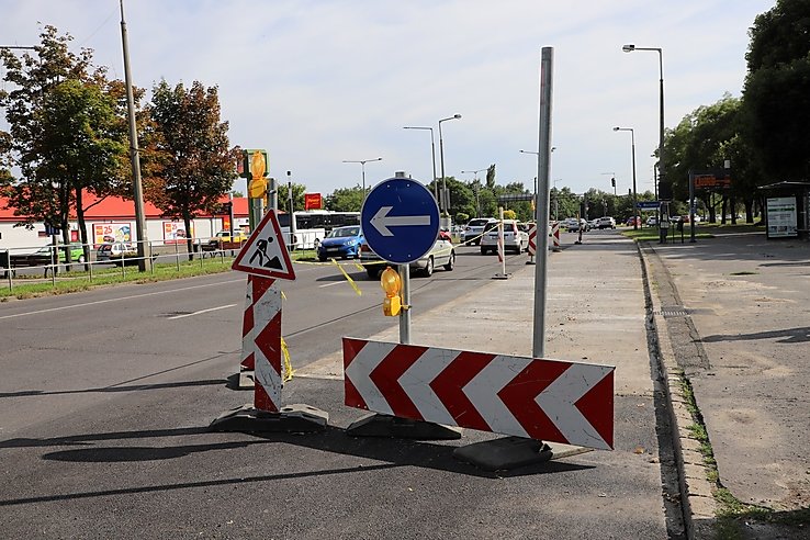 tapolcai elágazás buszmegálló felújítás