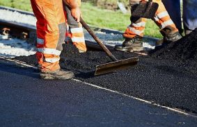 Elindulnak Miskolc útjain a nagyvolumenű kátyúzási munkák