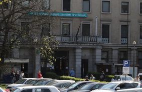 Indul a tömeges oltás a megyei központi kórházban