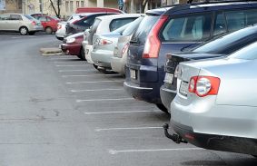 Keddtől újra fizetős a parkolás az egész országban