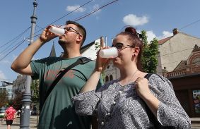 Harmadfokú hőségriadó – Vizet osztanak Miskolc több pontján is