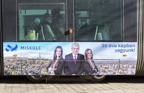 Hírek tévében, újságban, neten