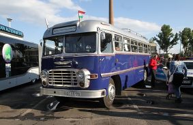 Veterán buszokkal a Kutatók éjszakájára