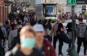 A munkavállalóknak kötelező, az ügyfeleknek ajánlott a maszkviselés az önkormányzati intézményekben