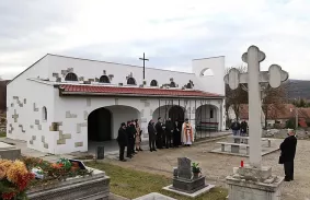 Megújult a Vasgyári temető ravatalozója