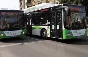 Díjmentesen utazhatnak az ukrajnai menekültek a miskolci buszokon és villamosokon 