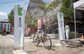 VÁROSSZERTE VIZET OSZTANAK, PÁRAKAPUKAT ÁLLÍTOTTAK FEL