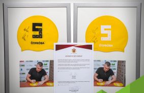 Jótékonysági licit Cseh László úszósapkáira