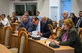 A KILÁTÁSOKRÓL ÉS A MEGOLDÁSOKRÓL EGYEZTETTEK A VÁLLALKOZÓK A VÁROSHÁZÁN