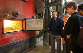 KI FOG HOLNAP FŰTENI?