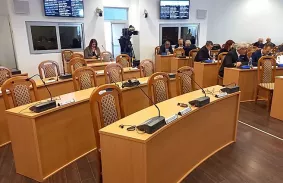 AZ ENERGIAVÁLSÁG MIATT SZÜKSÉGESSÉ VÁLT INTÉZKEDÉSEKRŐL TÁJÉKOZTATTÁK A GRÉMIUMOT