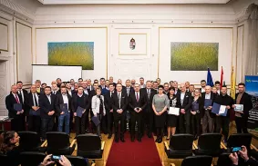 ÁTADTÁK A MISKOLC KÖSZÖNI VÁLLALKOZÓI DÍJAKAT A VÁROSHÁZÁN