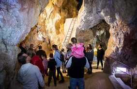 ISMÉT SZÁRAZLÁBAS TÚRÁK INDULNAK A BARLANGFÜRDŐBEN