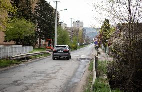 MEGKEZDŐDÖTT A KÁTYÚZÁS, JAVÍTJÁK AZ ÚTHIBÁKAT A VÁROS ÚTJAIN