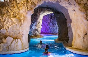 PÉNTEKTŐL ISMÉT VÁRJA VENDÉGEIT A BARLANGFÜRDŐ