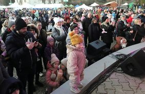 DERŰS HANGULAT A CIDRIBEN IS – ÚJRA MEGRENDEZTÉK A FORRALT BOR ÉS TEPERTŐ NAPOT GÖRÖMBÖLYÖN