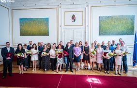 ELISMERÉSEKKEL JUTALMAZTÁK AZ ÖNKORMÁNYZATI DOLGOZÓKAT