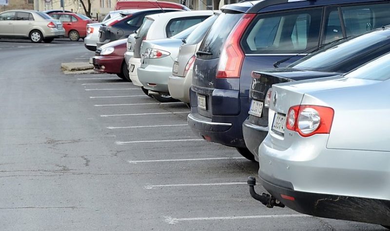 Hétfőtől miskolcon is ingyenes a parkolás