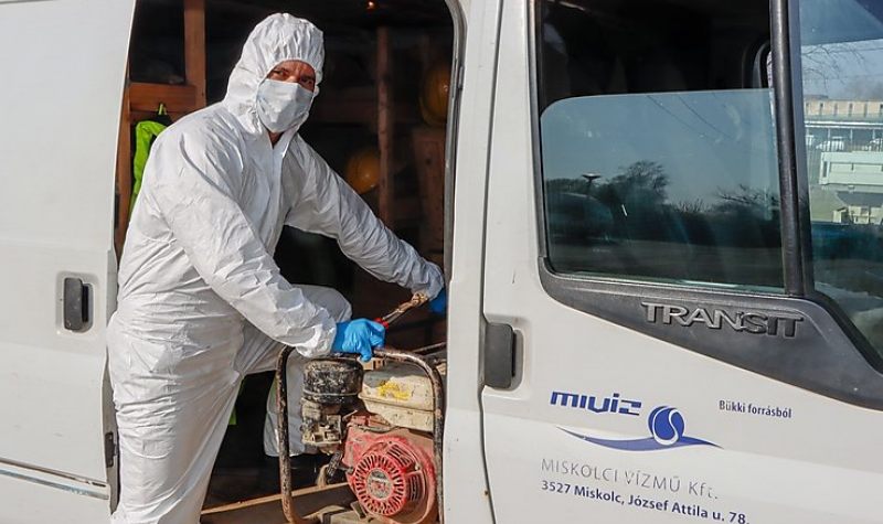 A holding hétköznapi hősei - a csőszerelő