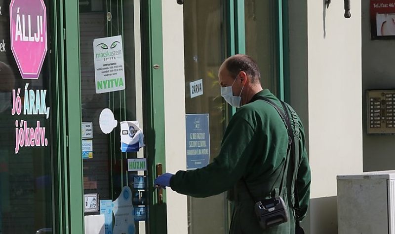 Elkezdték kézbesíteni a szájmaszkokat Miskolcon