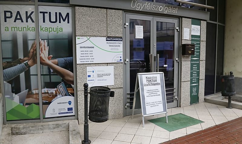 Újranyitott a Paktumiroda