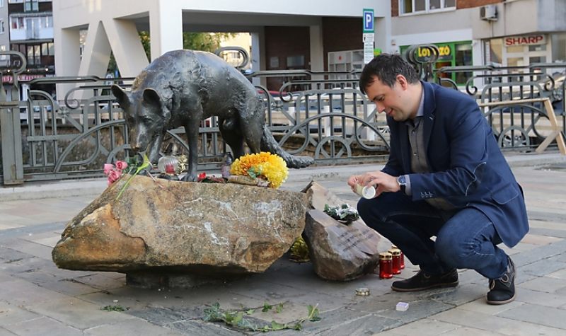 Mancsra, a miskolciak híres mentőkutyájára emlékeztek