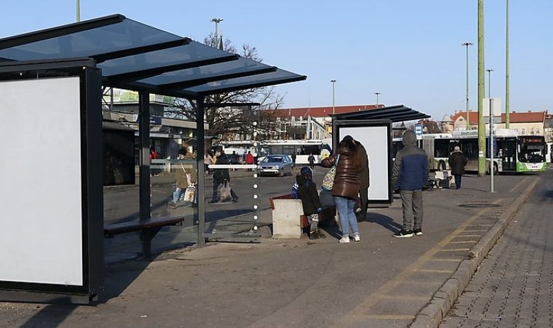 Az időjárás függvényében, de folyamatosan épülnek az új utasvárók