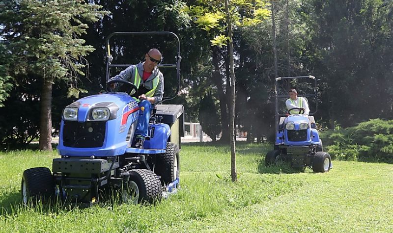Már kezdik a második kört a fűnyírók