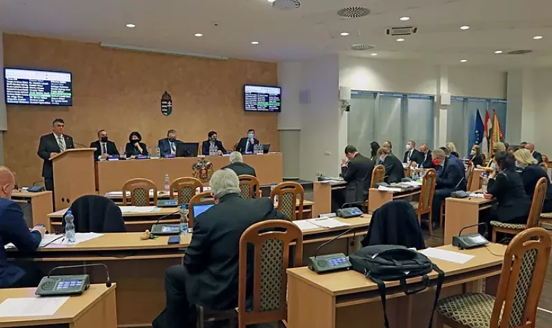 Heves vitában döntött a közgyűlés a költségvetés módosításáról