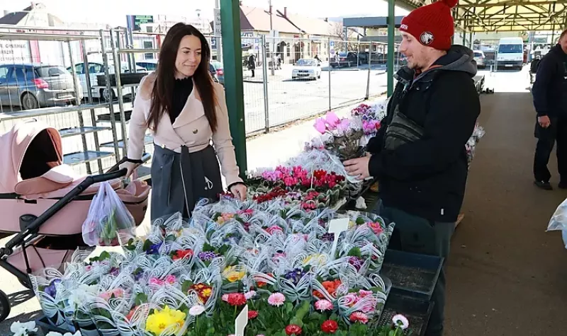 Rendkívüli nyitvatartás két piacon is Nőnap alkalmából 