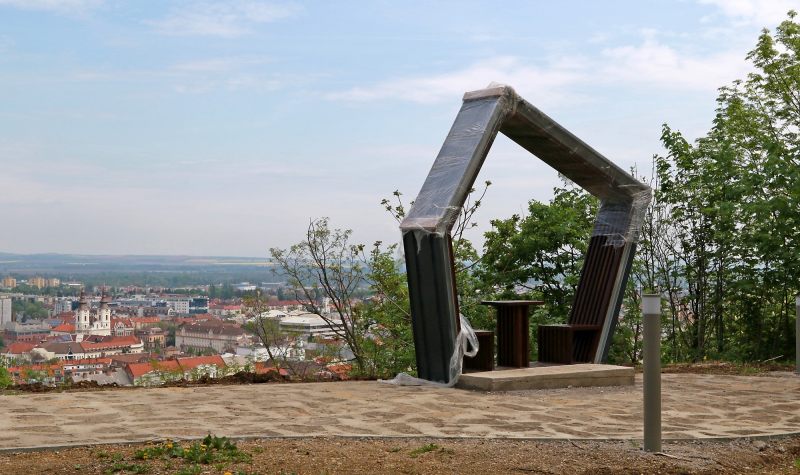 FINISBEN A HORVÁTH-TETŐ FELÚJÍTÁSA