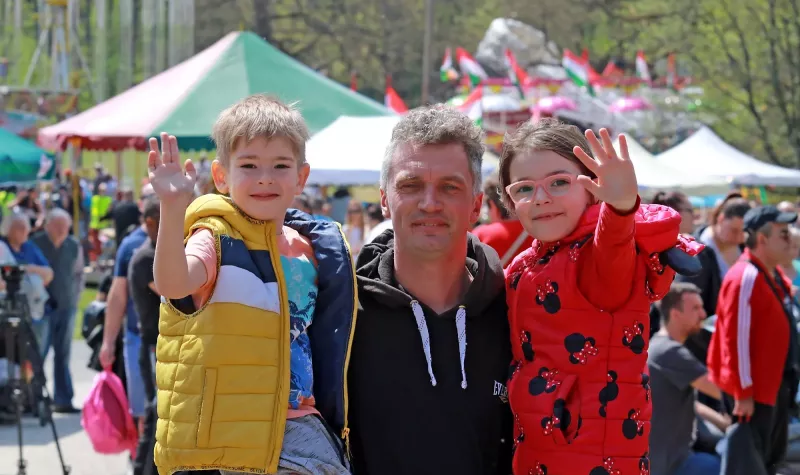 HOSSZÚ IDŐ UTÁN ISMÉT A CSANYIKBAN, EGYÜTT MAJÁLISOZOTT MISKOLC KÖZÖSSÉGE