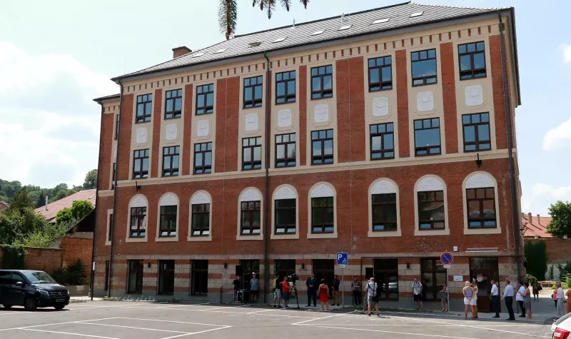 AZ OKTATÁS ÉS A KULTÚRA FELLEGVÁRA LESZ A CSENGEY UTCAI MŰVÉSZETI KÖZPONT 