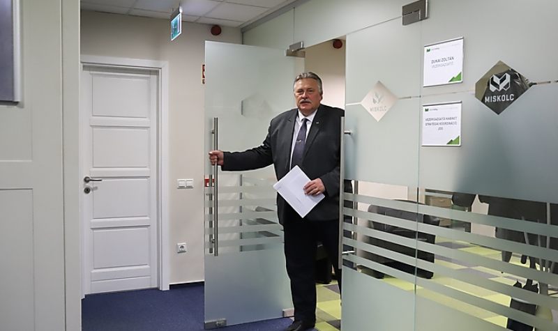 AZ ÉVES KARBANTARTÁS BEFEJEZÉSÉVEL KINYIT A BARLANGFÜRDŐ