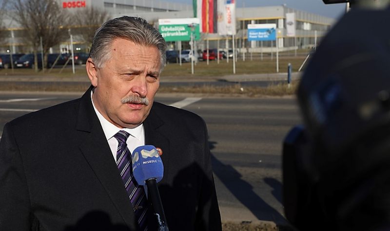 HETVEN MILLIÁRD FORINTOS ÚJ BERUHÁZÁSSAL BŐVÍT A BOSCH MISKOLCON - JELENTETTE BE VERES PÁL