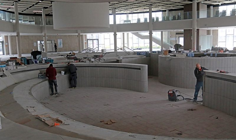 ÚJ MEDENCEBURKOLATOT KAP AZ ELLIPSUM