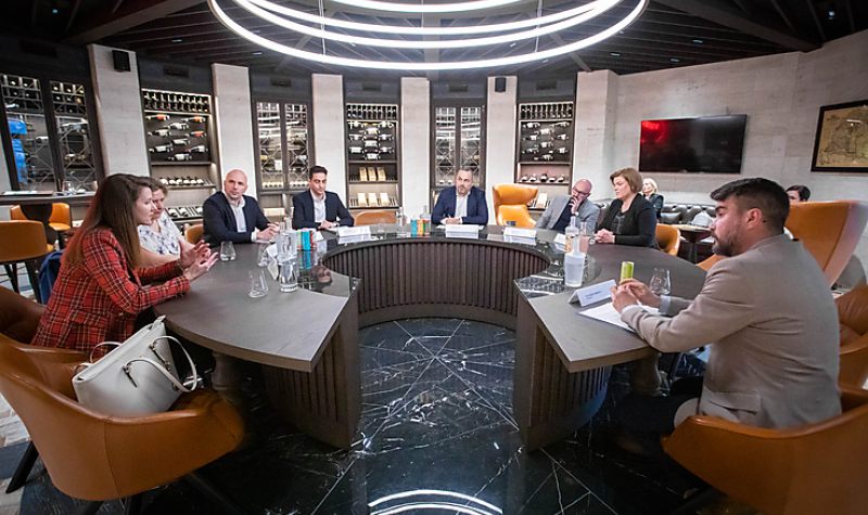 TAPASZTALT ÉS MEGBÍZHATÓ HELYI CÉGEK EGYEZTETTEK