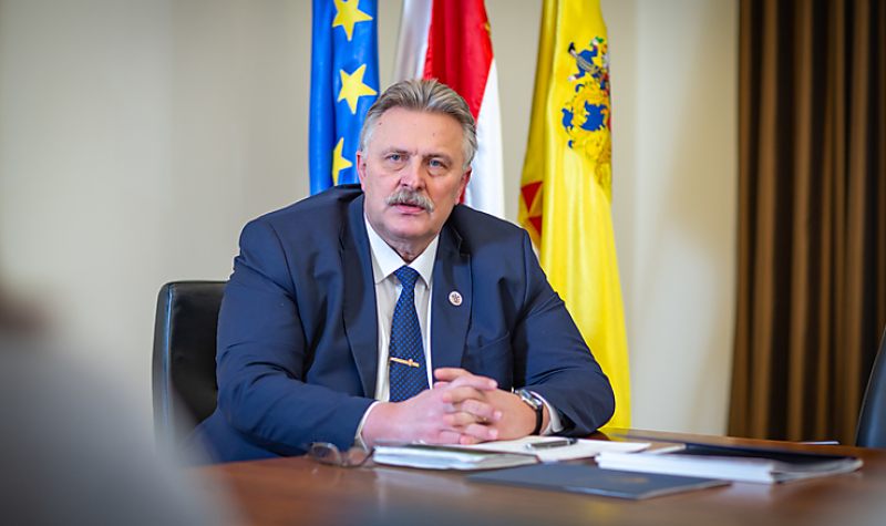 VERES PÁL POLGÁRMESTER: A POLITIKA VICCES IS TUD LENNI NÉHA